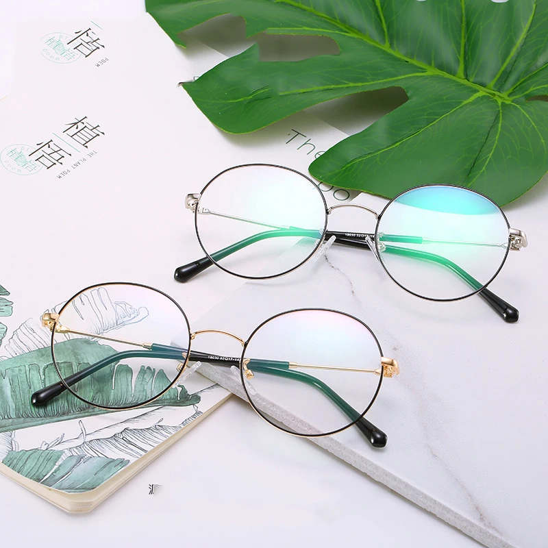 

Literary and Retro Flat Mirror High-quality Round Frame Glasses Metal Men and Women Universal Myopia Glasses