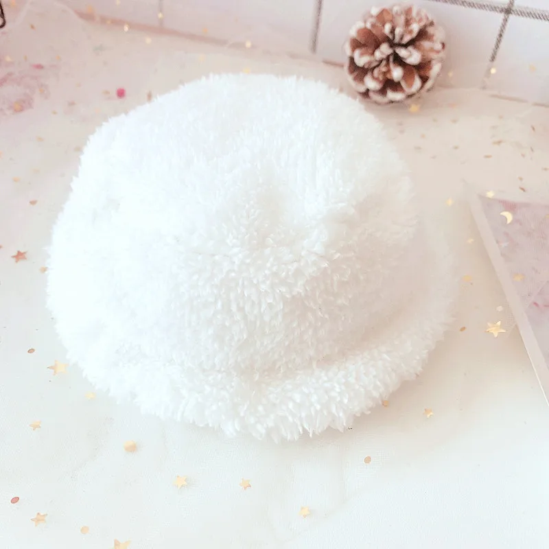 

[MYKPOP]KPOP Dolls Clothes Items:White Winter Hat for 20cm Dolls(without Doll) Fans Collection SA20120805