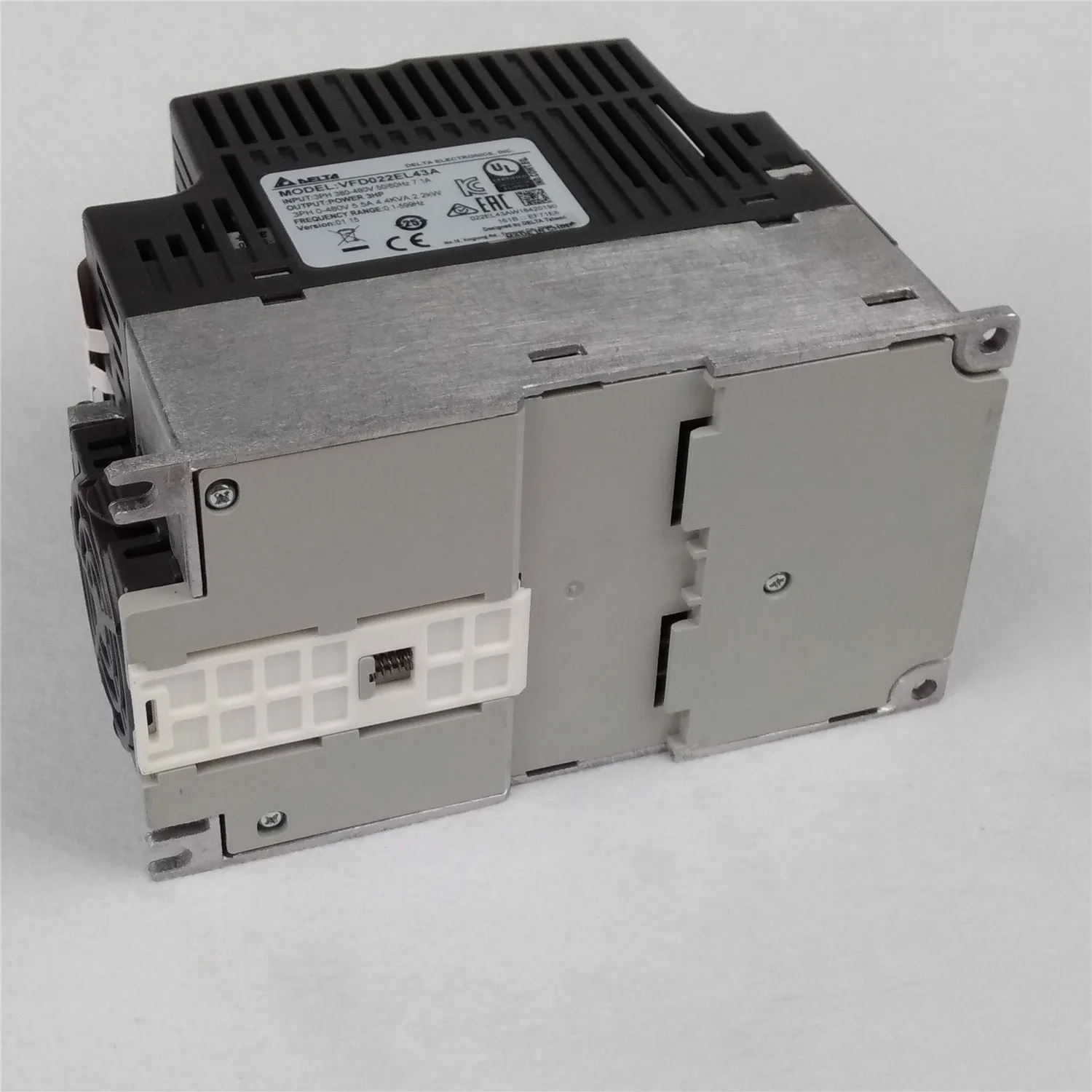 

NEW Delta inverter VFD022EL43A 380V 2.2KW A-05929