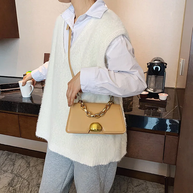 

New Casual Shoulder Bag Underarm Female Bag Wild Messenger Bag Chain Texture Square Bag