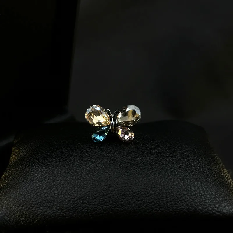 

Retro Exquisite Small Butterfly Pin Mini Anti-Exposure Brooch For Women Cardigan Buckle Fashion Jewelry Clothes Fixed Collar Pin