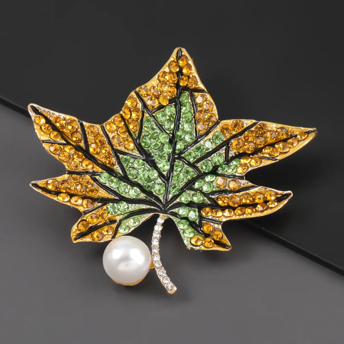 

Luxury Female Crystal Leaf Brooch Dainty Rainbow Zircon Stone Jewelry Brooch For Women Vintage Bride Pin Dress Coat Accessory