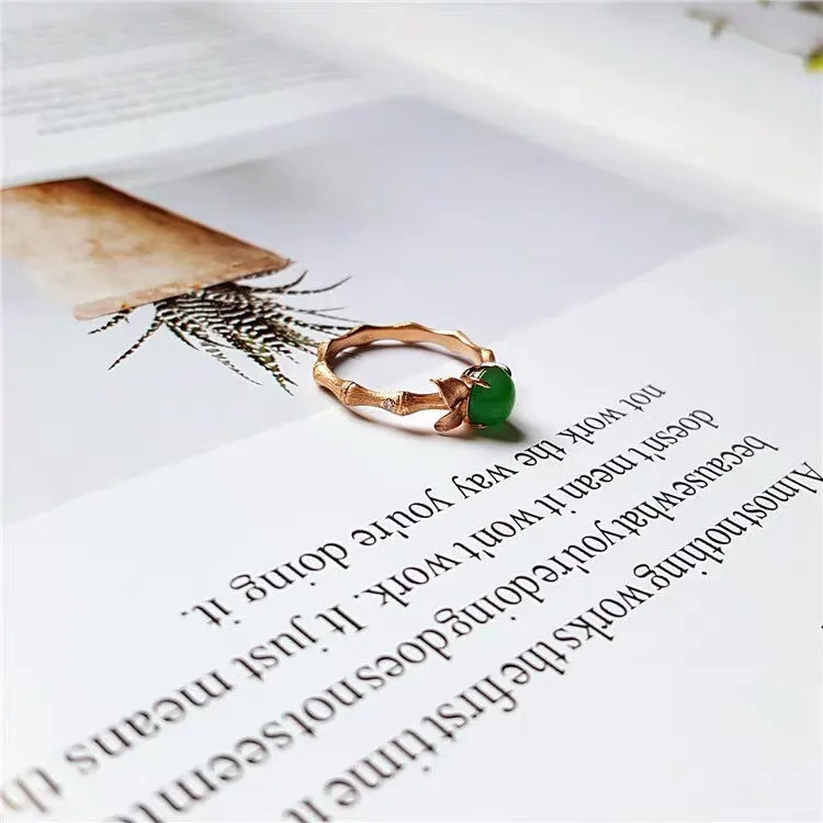 

Natural Chalcedony Sun Green Full Green Egg Surface Inlaid S925 Sterling Silver Chalcedony Ring Vintage Bamboo Diamond Ring for