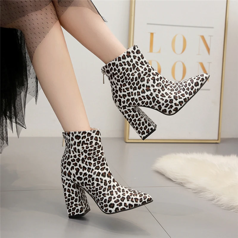 Новинка 2020 года ковбойские ботинки в ковбойском стиле женские кожаные с принтом