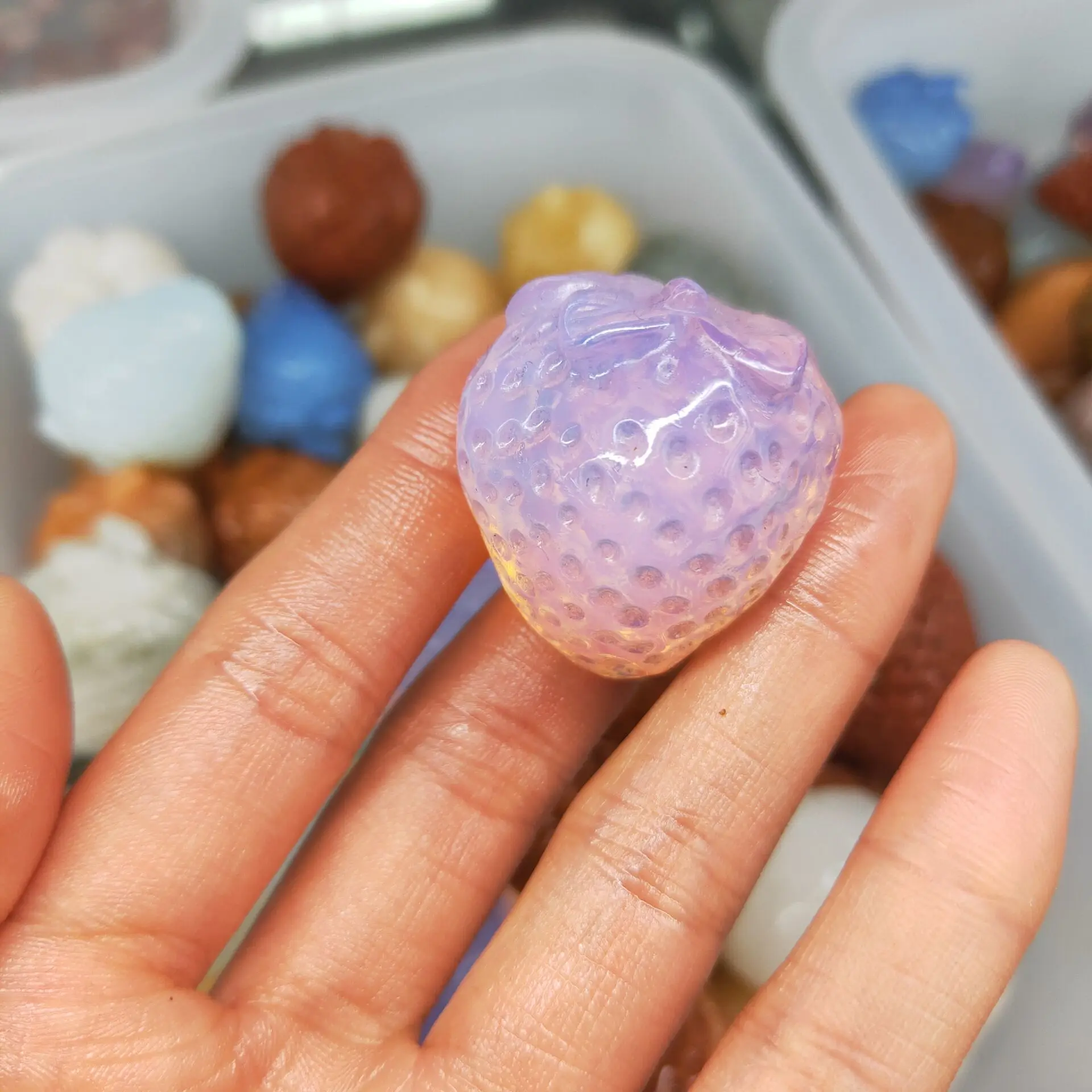 

1 шт. натуральный розовый бриллиантовый драгоценный камень в форме клубники, лечебные полированные камни, натуральные кварцевые кристаллы, ...