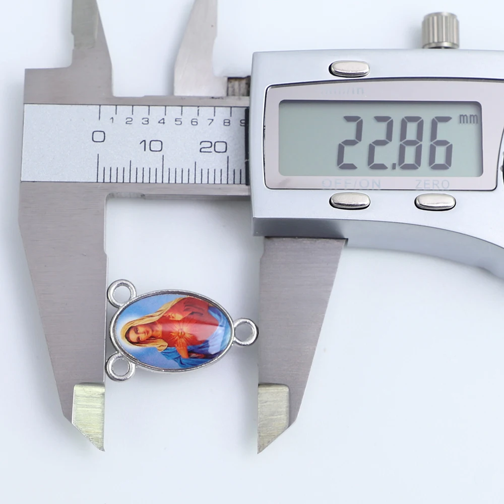 100 штук в ассортименте двусторонние центральные части медалей святой семьи