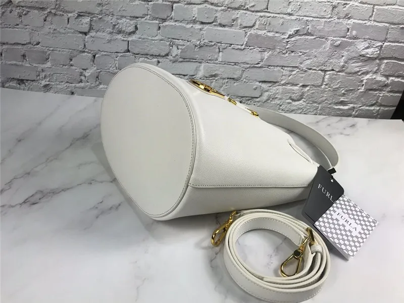 Весна/Лето Новое поступление Оригинальные женские сумки FURLA, высокое качество, маленькие размеры, женские меховые сумки белого цвета, размер 24 см* 22 см* 16 см