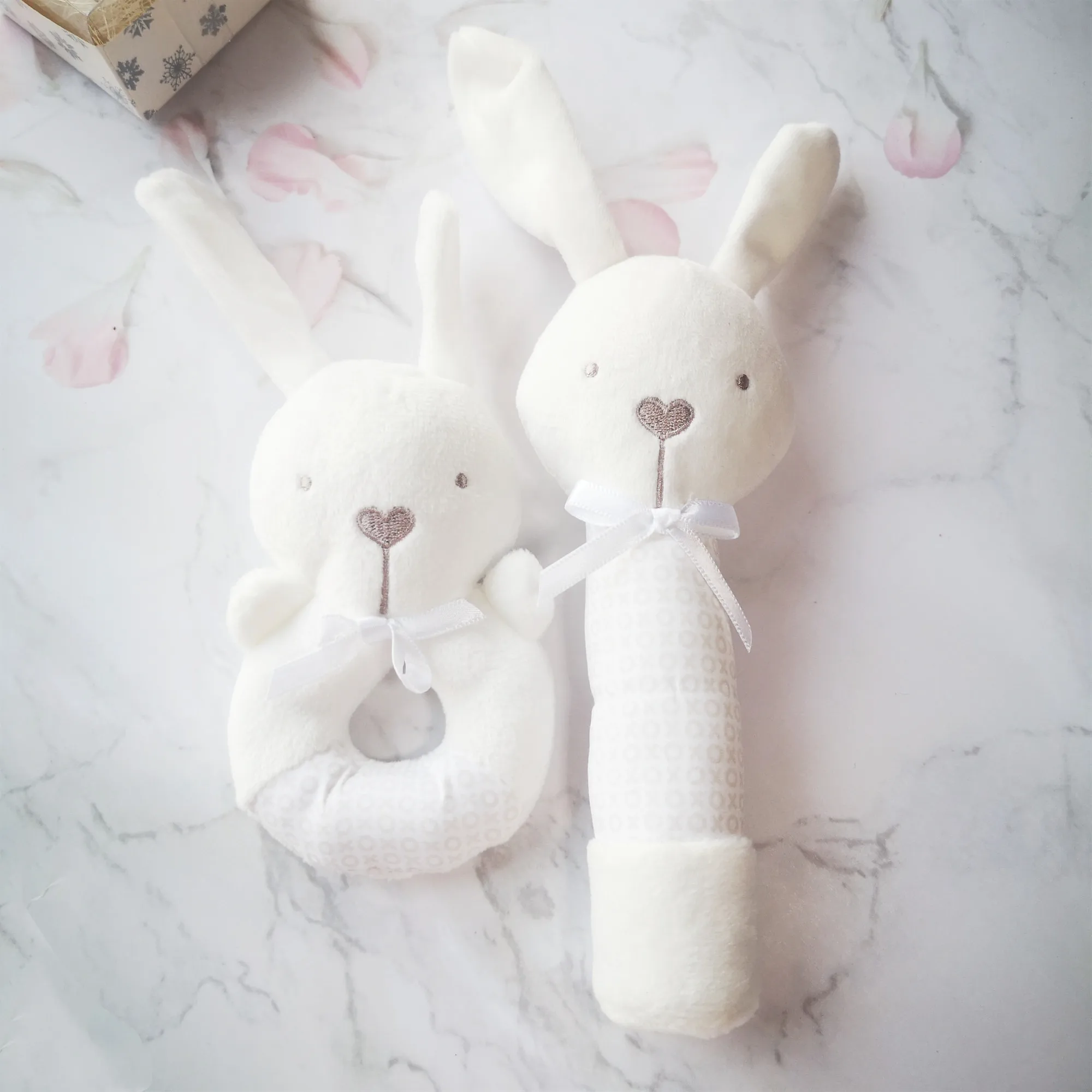 

Stock Clearance Baby Rattle Toy Silicone Teether Soft Plush Cute Key Chain Toys