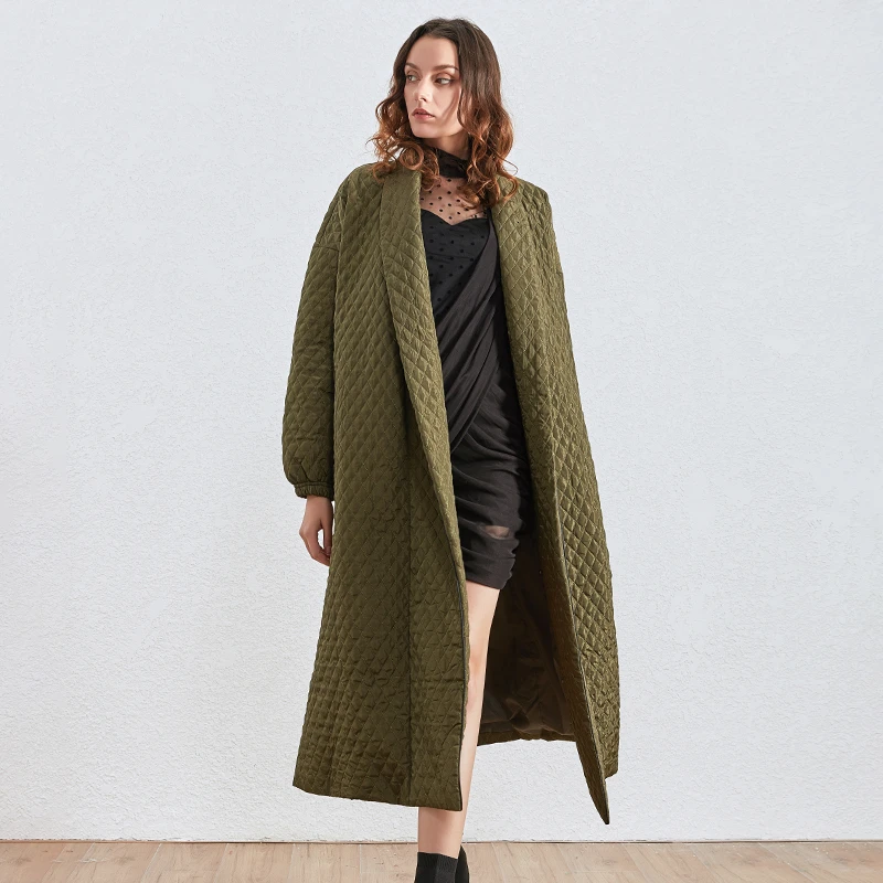 Женское хлопковое пальто TWOTWINSTYLE Свободное с отложным воротником и длинными