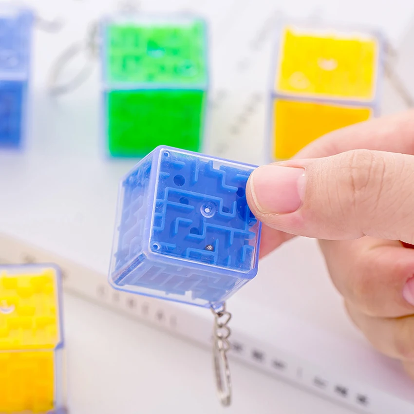 Пластиковый брелок лабиринт с кубическим дизайном для творческого дизайна