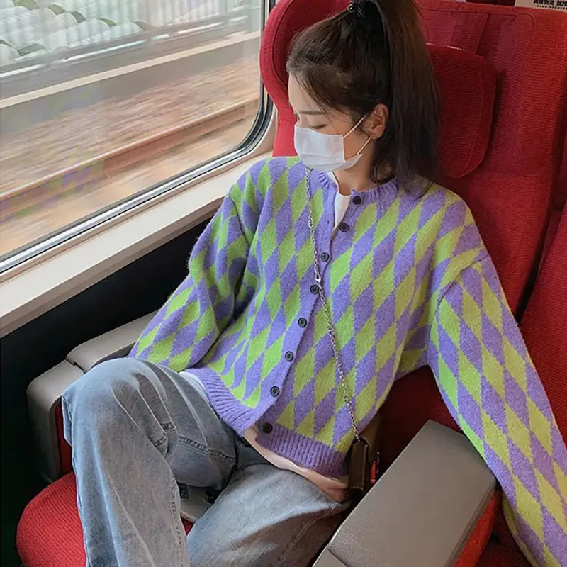 Кардиган женский трикотажный яркий с круглым вырезом в стиле преппи на осень