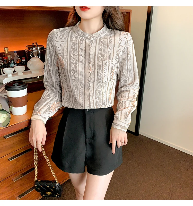 

2021 autumn new style shirt female design sense retro Hong Kong flavor light mature fashion blouse temperament long-sleeved chif