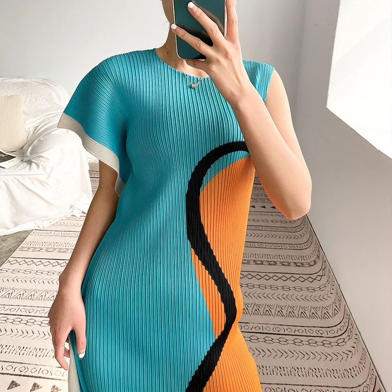 

TVVOVVIN Stylish O-neck Pleated Dress Summer New Female Casual Print High Stretch Contrast Mid-length Dress ONOM