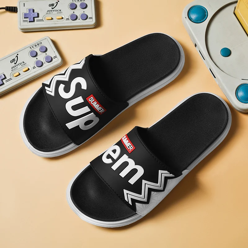 

2021 Summer Couple Streetwear Slides Men Women Trend Male Beach Sandals Fashion House Shoes Non-Slip Floor Rubber Slippers 35-46