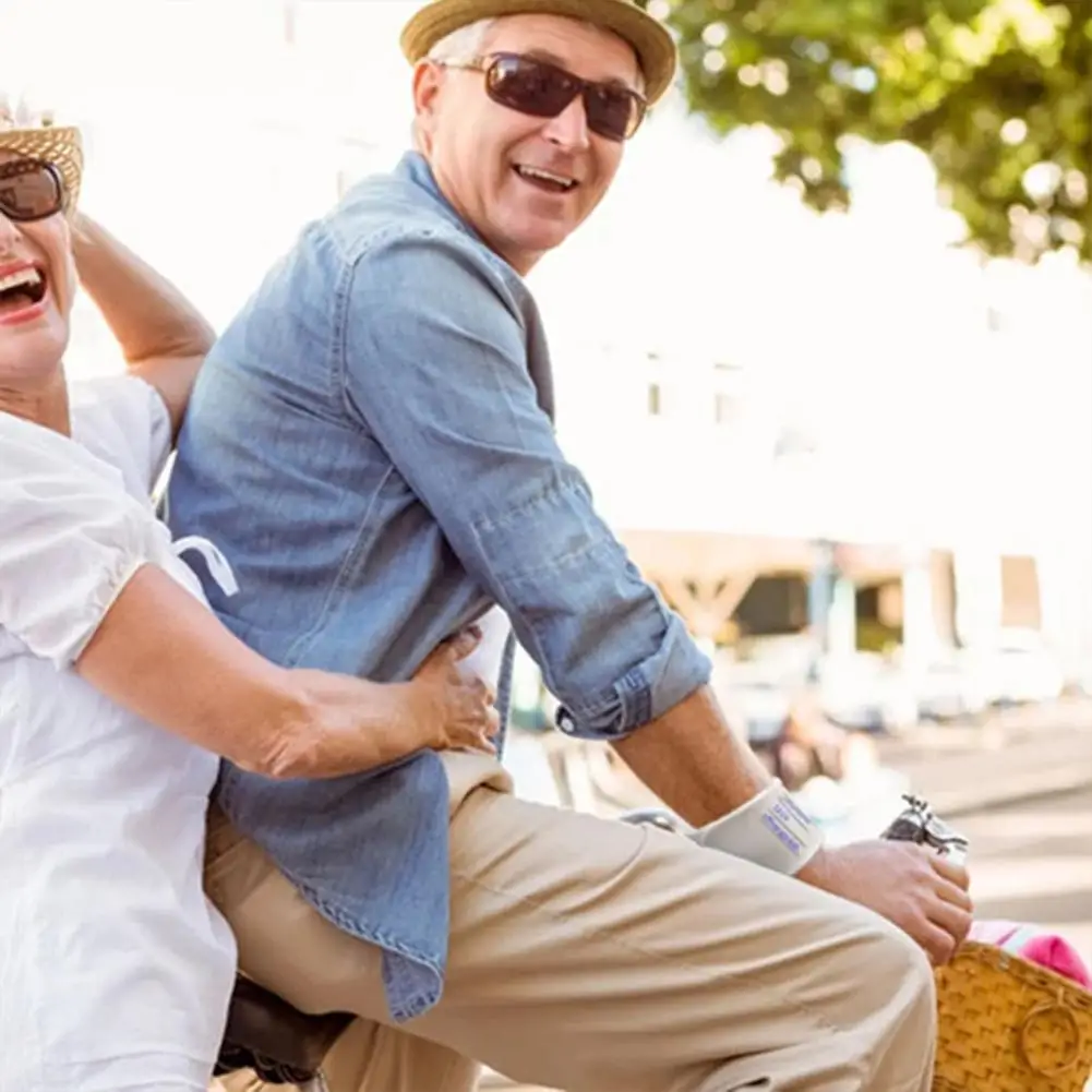 

New Creative Arrival Reusable Erasable Wearable Silicone Memo Waterproof Wrist Band Portable Notes For Students Nurse Elderly