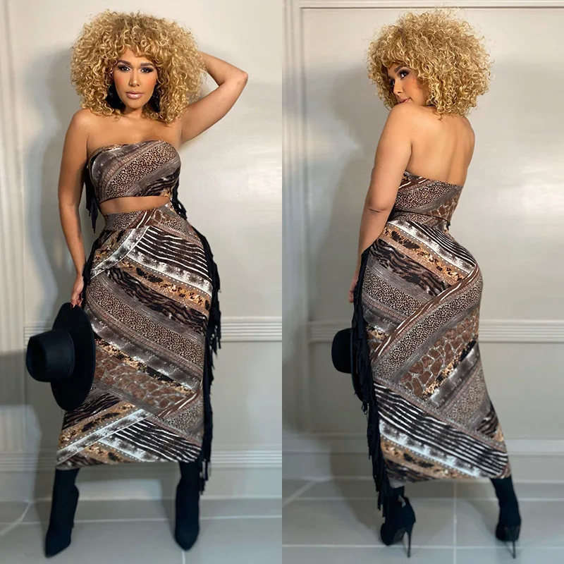 

Пикантный Женский комплект с принтом и бахромой, комбинированный по бокам укороченный Топ без бретелек + облегающая юбка, костюм из двух пре...