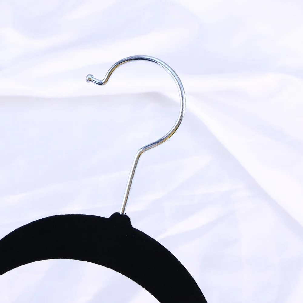 

20pcs Non-Slip Flocked Hangers Heavy Duty Coat Hanger Dual Purpose Clothes Hanger(Black)