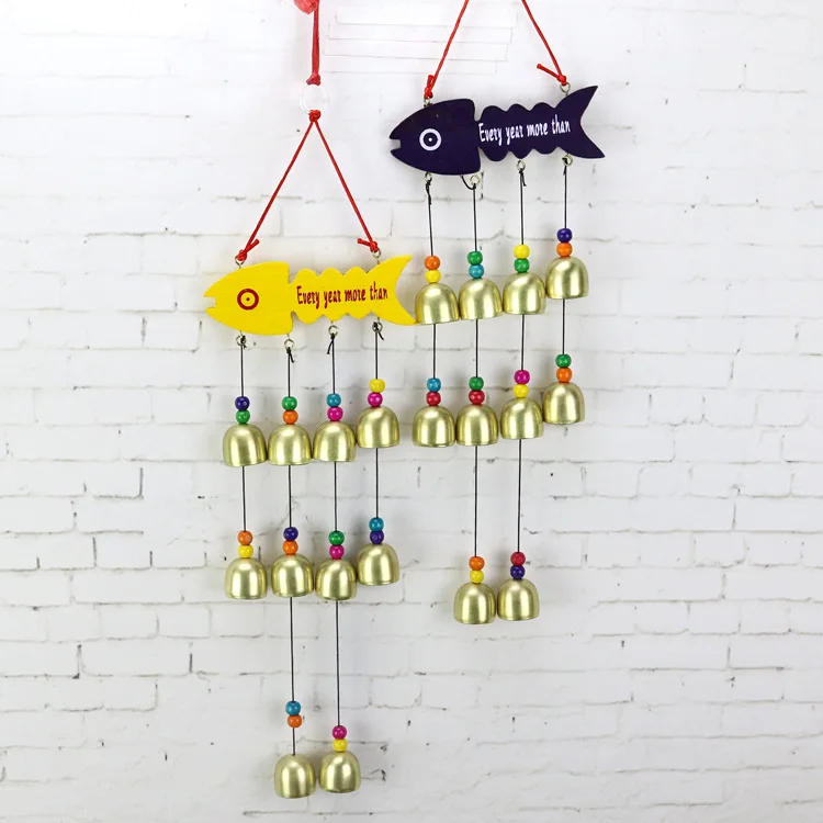 Деревянные кости рыбы счастливого дня колокольчики украшения творческие двери и