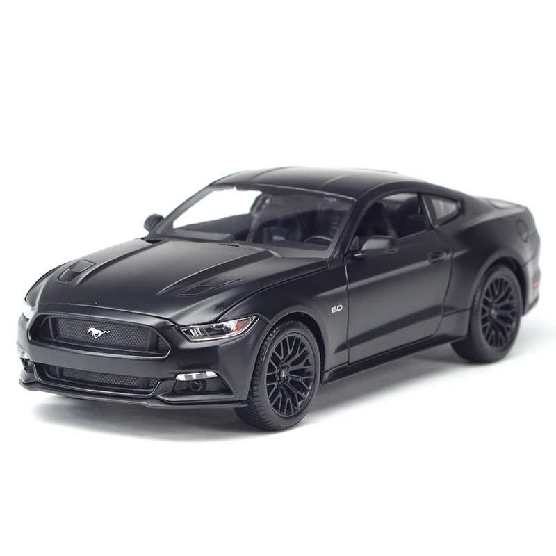Спортивный автомобиль Maisto 1:18 2015 Ford Mustang статическое моделирование литые