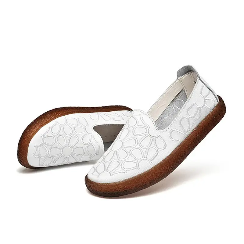 

Лоферы женские с вышивкой, удобная мягкая однотонная обувь на плоской подошве, Нескользящие дышащие, повседневные сандалии, 2021