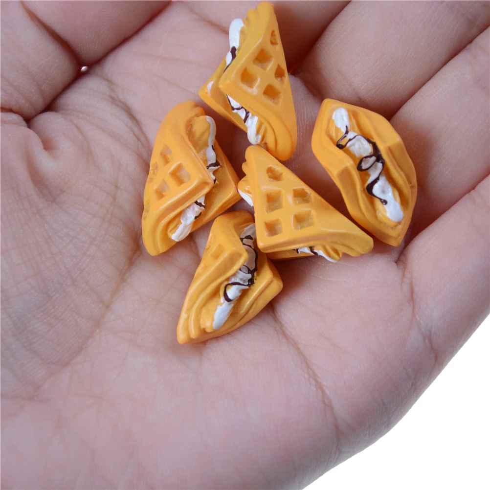 

5pcs/set Dollhouse Simulation Mini Cake Dollhouse Miniature Food Scene Model DIY Doll House Resin Cake Model Kitchen Toys