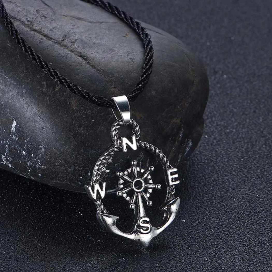 

Retro Punk Pirate Anchor Compass Pendant Personality Men's Necklace Openwork Sailor Souvenir Charm Jewelry Gift