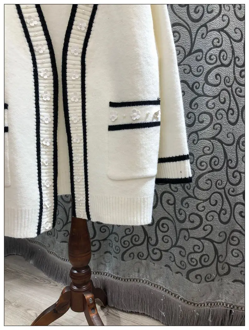 

Fashion New Tops Cardigan Sweaters 2021 Autumn Winter Casual Outwear Women Flower Beading Deco Black White Knitted Cardigans