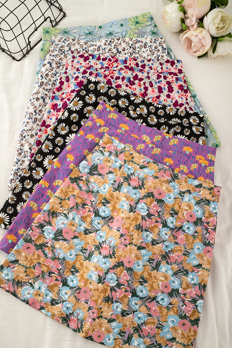 

Spring and Summer New Retro Print High-waist Skirt Women Bag Hip All-match