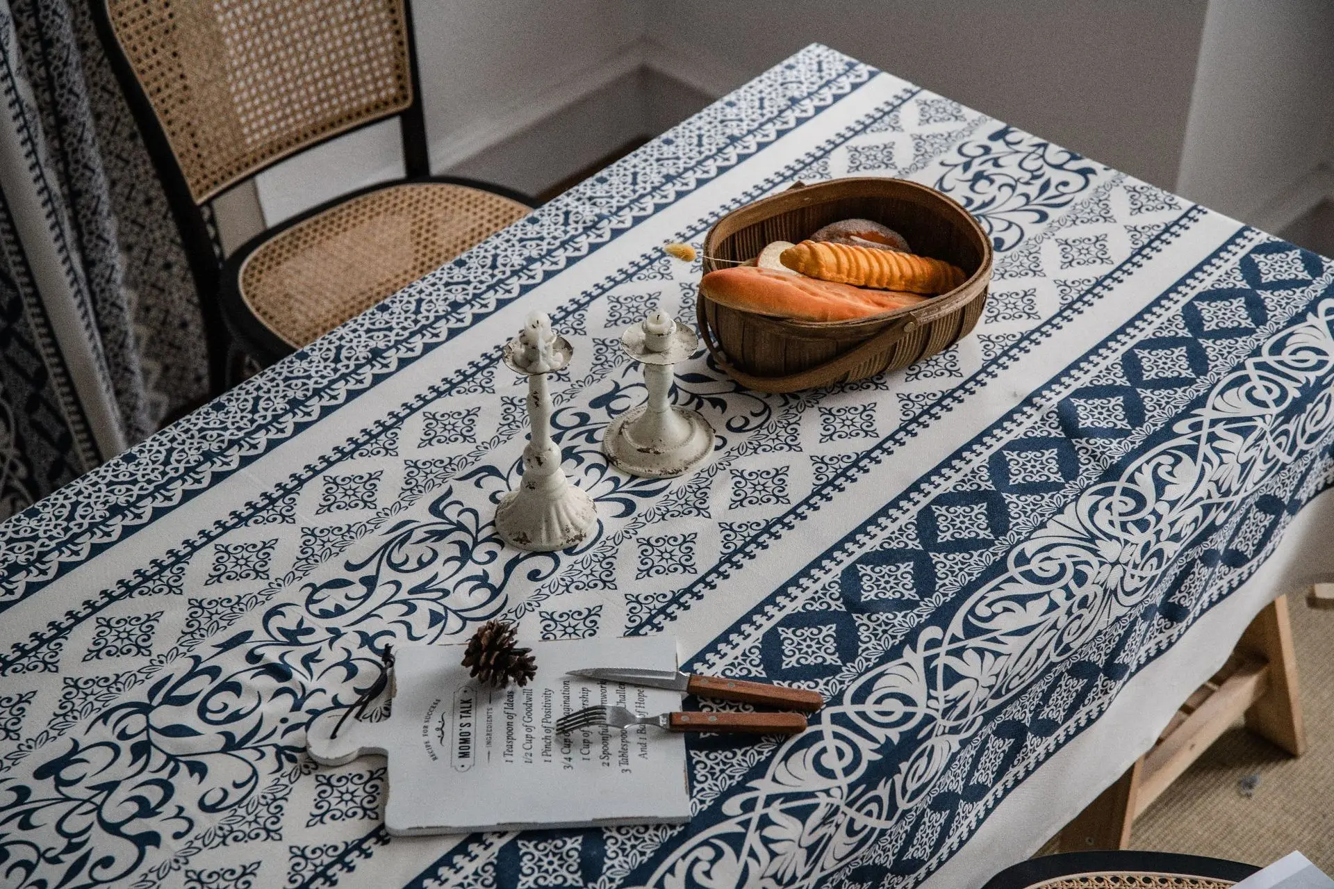 

Retro Linen Cotton Tablecloth Printed Blue and White Porcelain Table Cloth Home Dining Table Cover for Rectangular Table