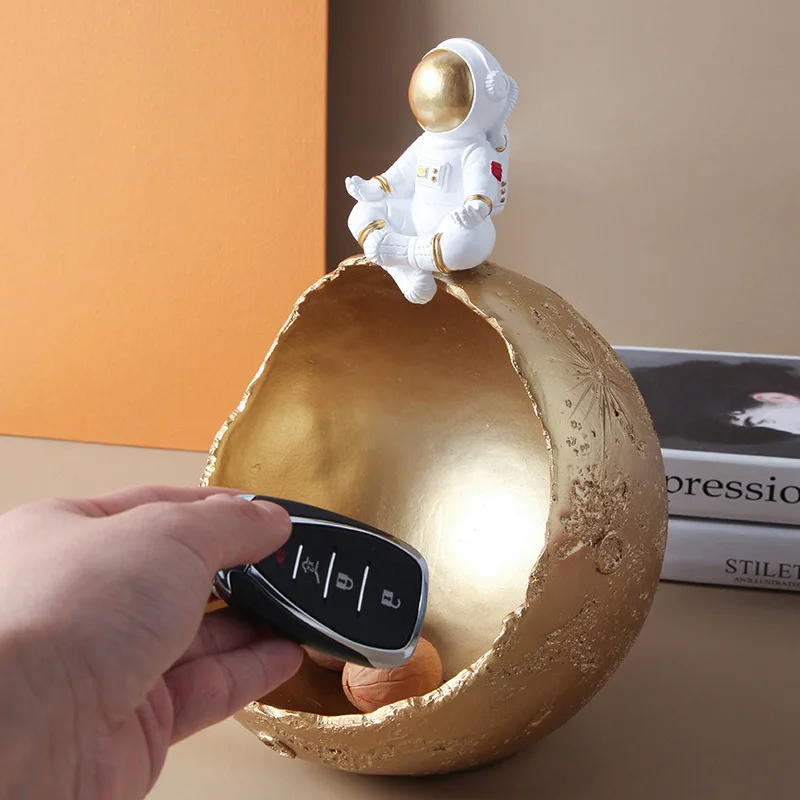 

Creative Astronaut Entrance Key Storage Box Snack Box Resin Statue Living Room Decoration Desktop Storage Decoration Gift