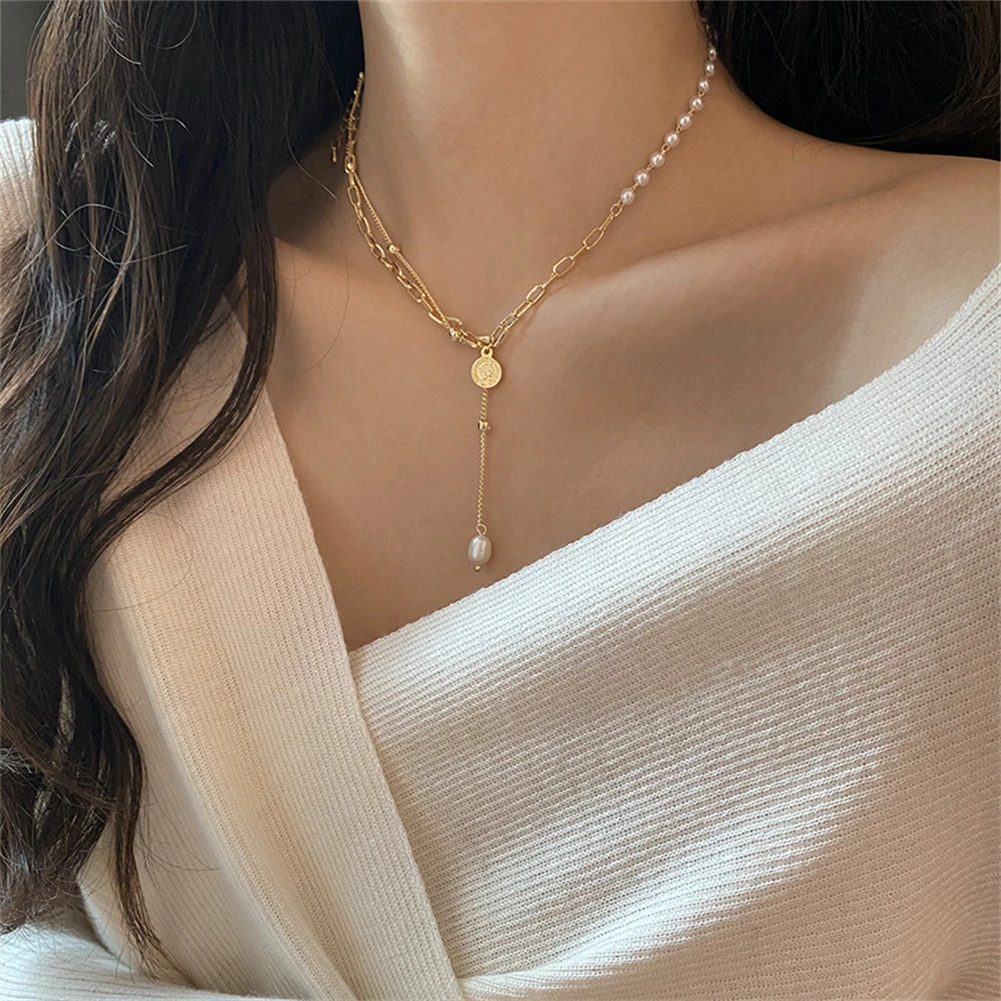 

Metal head pearl pendant necklace for women 2021 simple design stitching pearl necklace female chain necklace for women