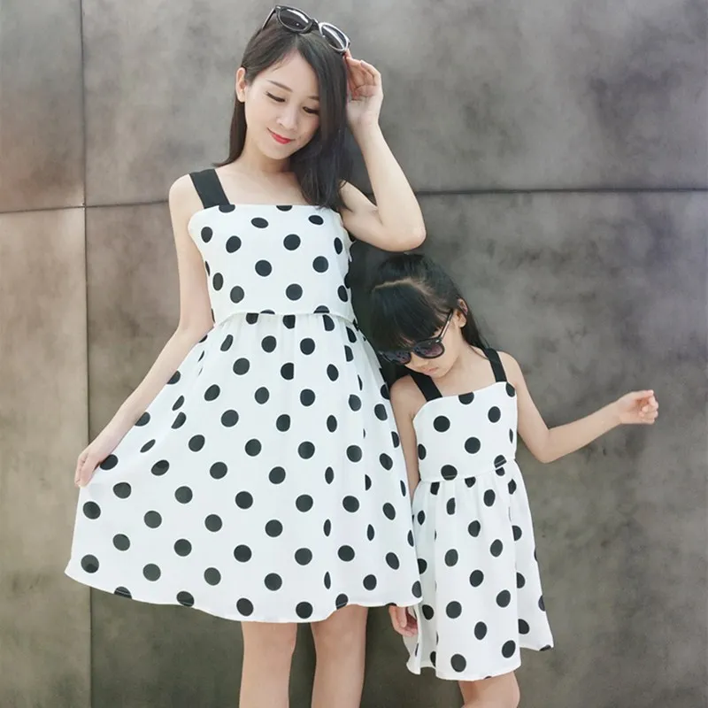 Семейная Одинаковая одежда Летний Пляжный сарафан сексуальное платье в горошек