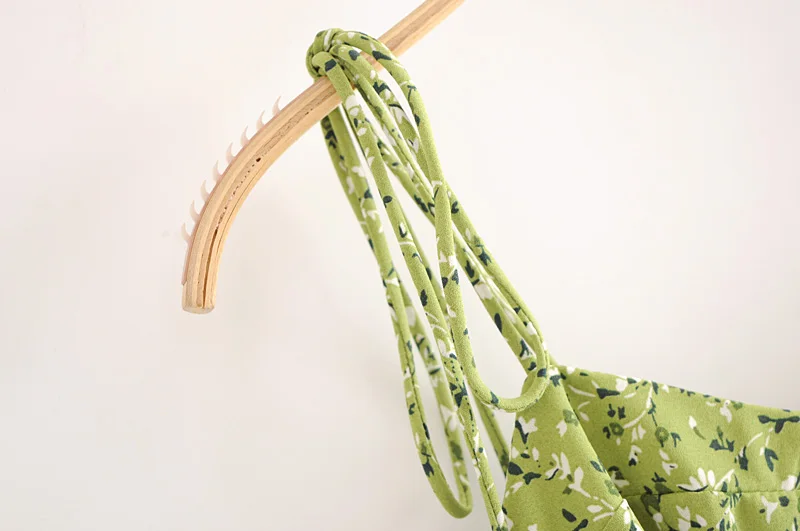 

2021 Women Sexy Chiffon Dress With Halter Sleeveless Pleated Females Party holidays Long Dresses