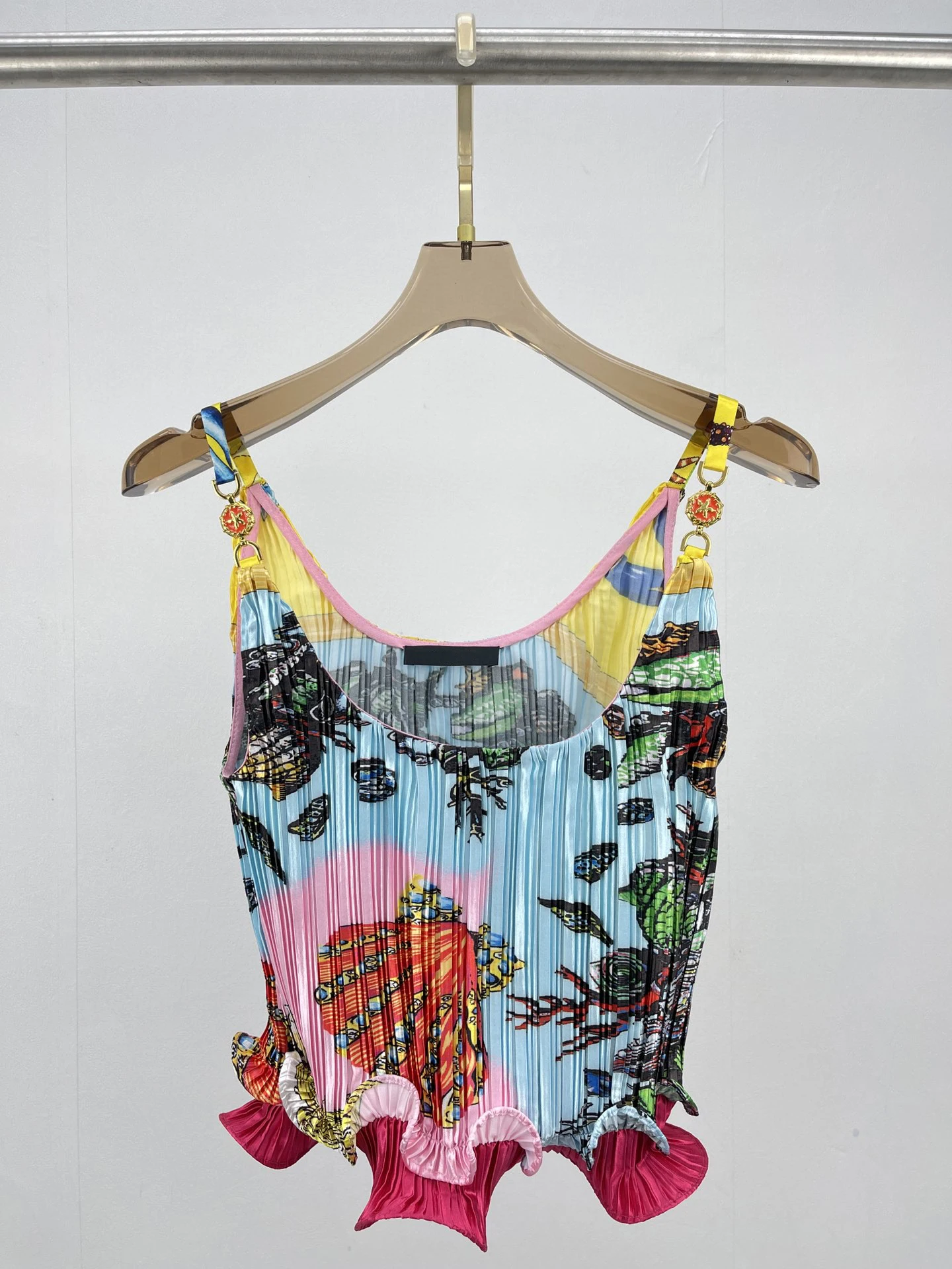 

Женский короткий топ на бретелях-спагетти, с принтом