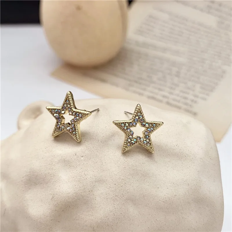 Fashion temperament contracted colorful hollow-out five-pointed star earring character joker earrings sell like hot cakes - Окраска металла: Золотой цвет