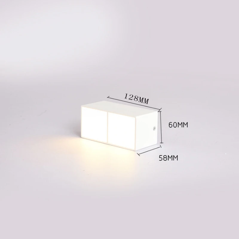 Светодиодный точечный светильник с поверхностным креплением квадратный