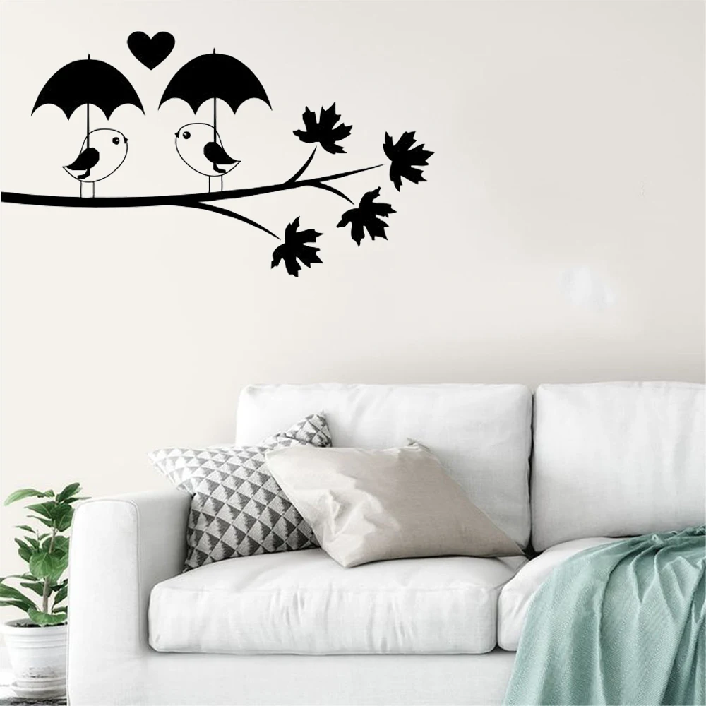 Ветка дерева с птицами зонтик сердце любовь пара на День святого Валентина