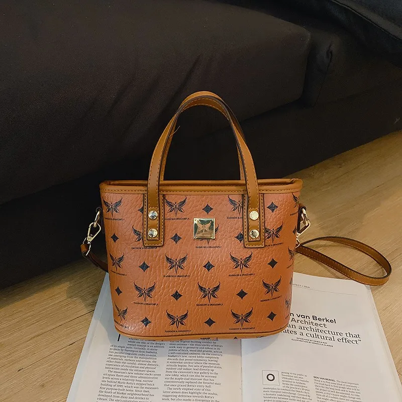 

High-quality Leather, High-quality Presbyopia Printing Classic Bucket Bag Temperament Versatile One-shoulder Messenger Bag Bolso