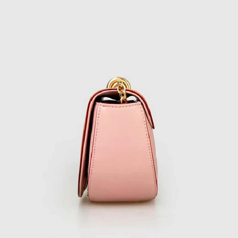 

2021 New cowhide half-moon bag fashion sweet all-match messenger bag lady chain bag vegetable tanned leather carved leather