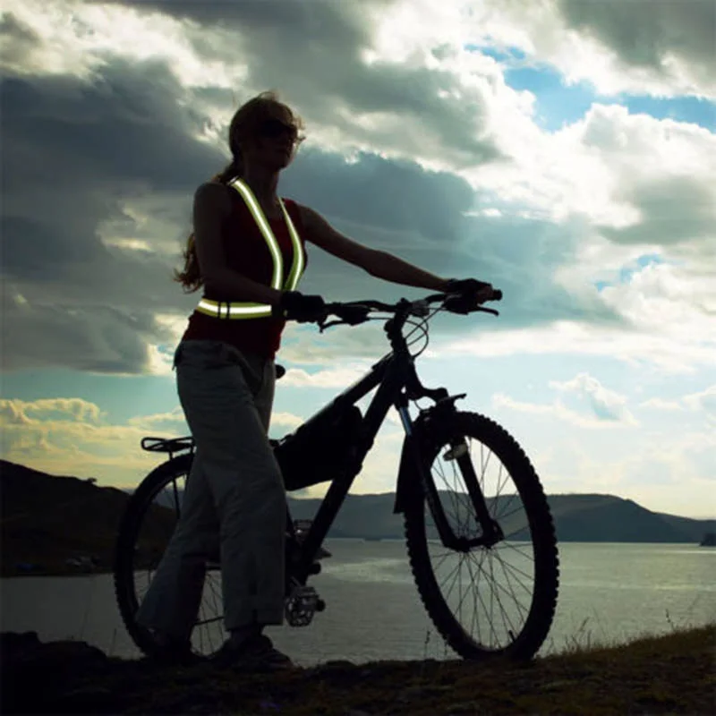 Регулируемый безопасный светоотражающий жилет с высокой зубчатыми полосками