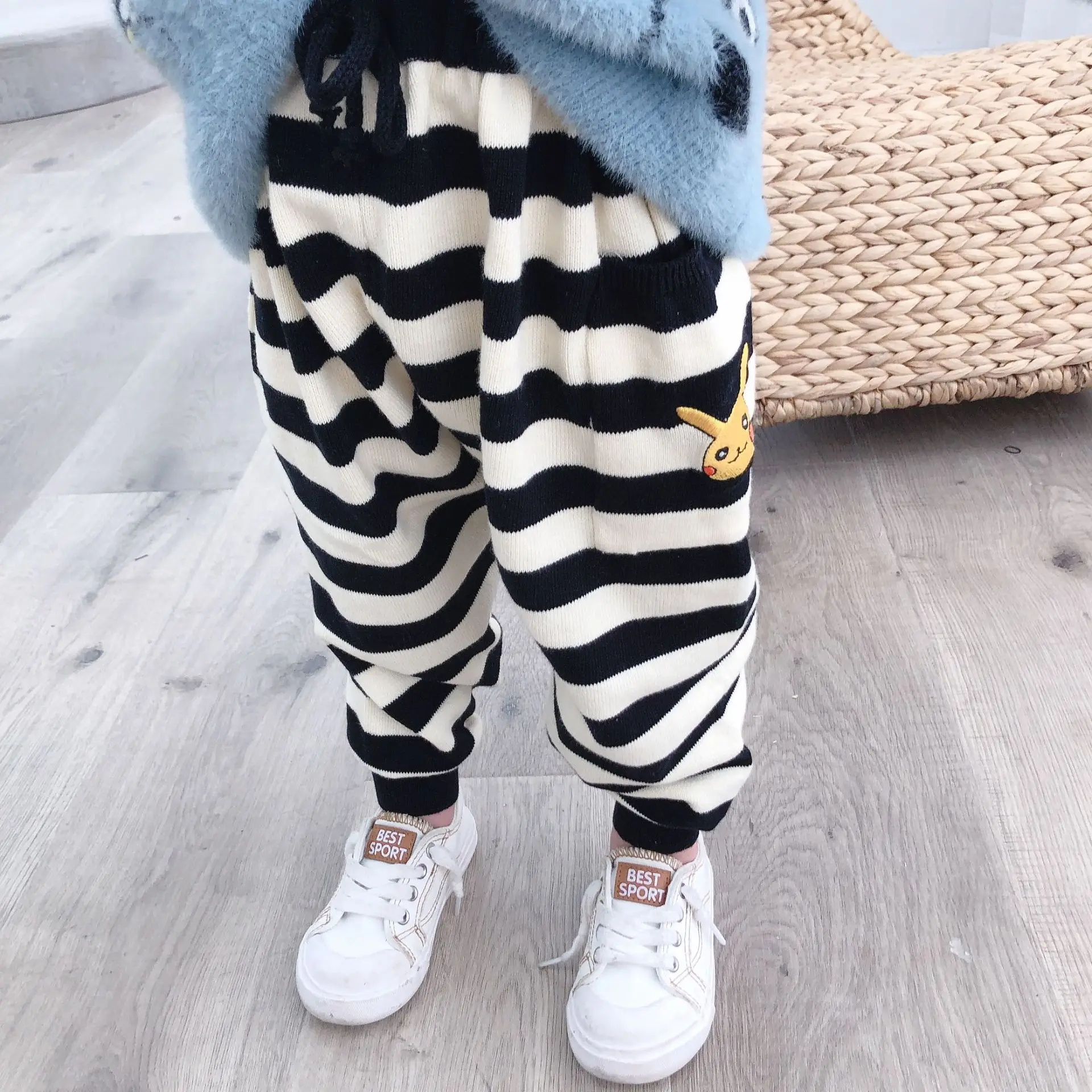 Новые осенние вязаные штаны в черно белую полоску для маленьких мальчиков и