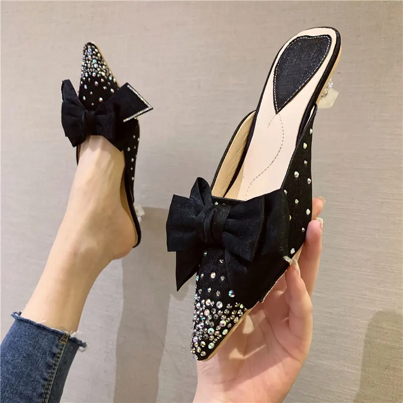 Мюли женские прозрачные со стразами шлепанцы с заостренным носком бант странный