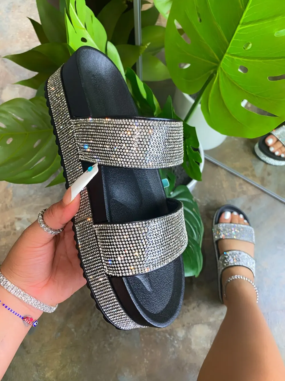 

2020 Womens Slippers Summer Glitter Bling Slide Flat Slipper Shoes Comfortable Breathable Bling Sandals