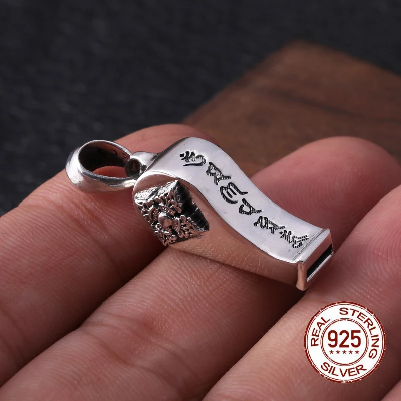 Подвеска в виде свистка из серебра 925 пробы с мантрой Будды | Украшения и