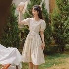 Женское платье-трапеция с квадратным вырезом, с цветочной вышивкой