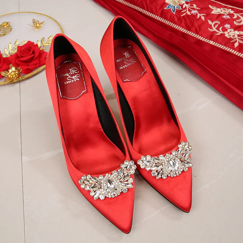

Female Red Wedding Shoes Satin Diamond Fine Shoes Heels Female red bottom high heels