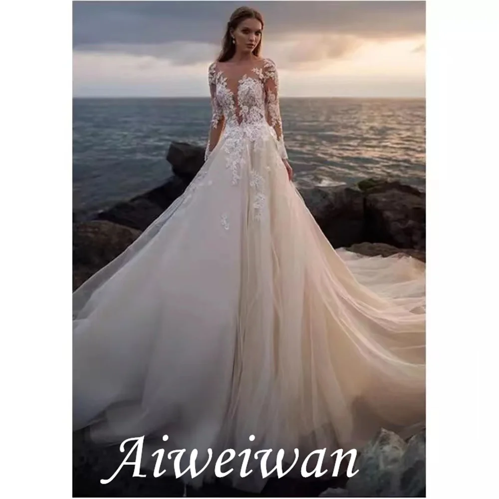 

A-Line Wedding Dresses Jewel Neck Court Train Lace Tulle Long Sleeve Beach Sexy See-Through with Embroidery Appliques 2021