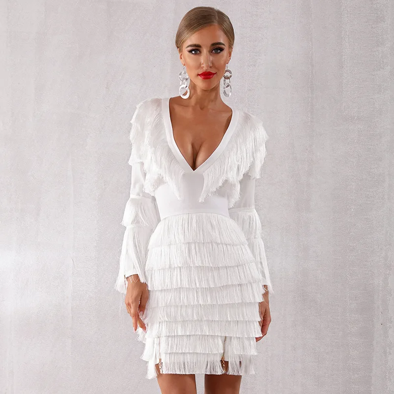 Черные коктейльные платья с глубоким v-образным вырезом и длинным рукавом