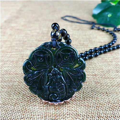 Китайская подвеска-летучая мышь из натурального черного и зеленого нефрита