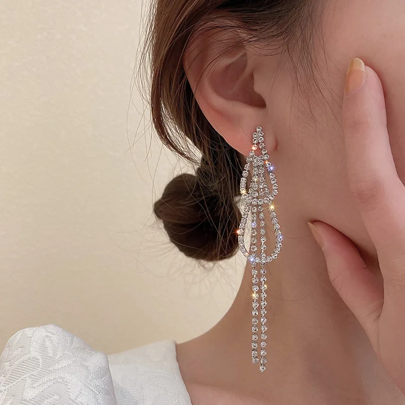 

Tassels Earrings Rhinestone Fashion Long Earrings Temperament Trendy Jewelry for Women Wedding Party 2021